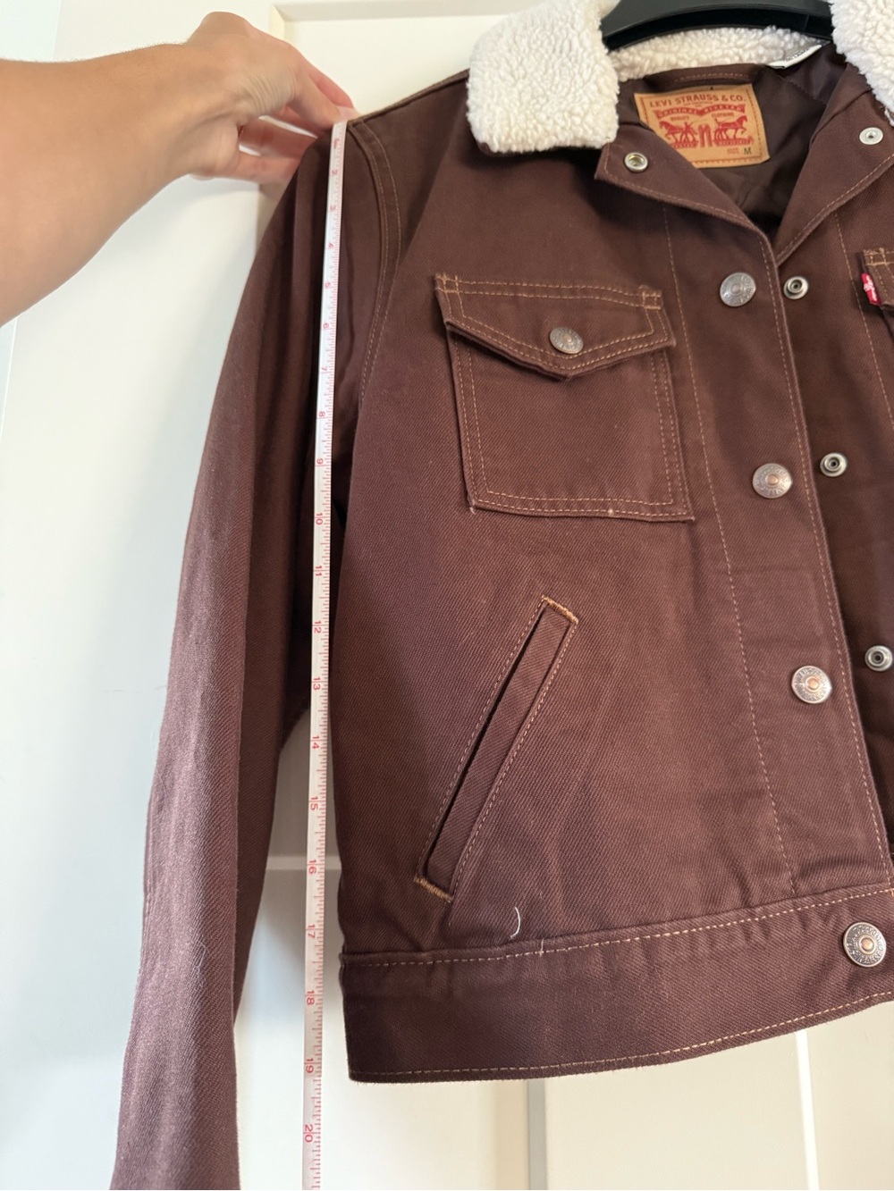 Levi's Women's Brown Sherpa Collar Cropped Jacket - Picture 4 of 5